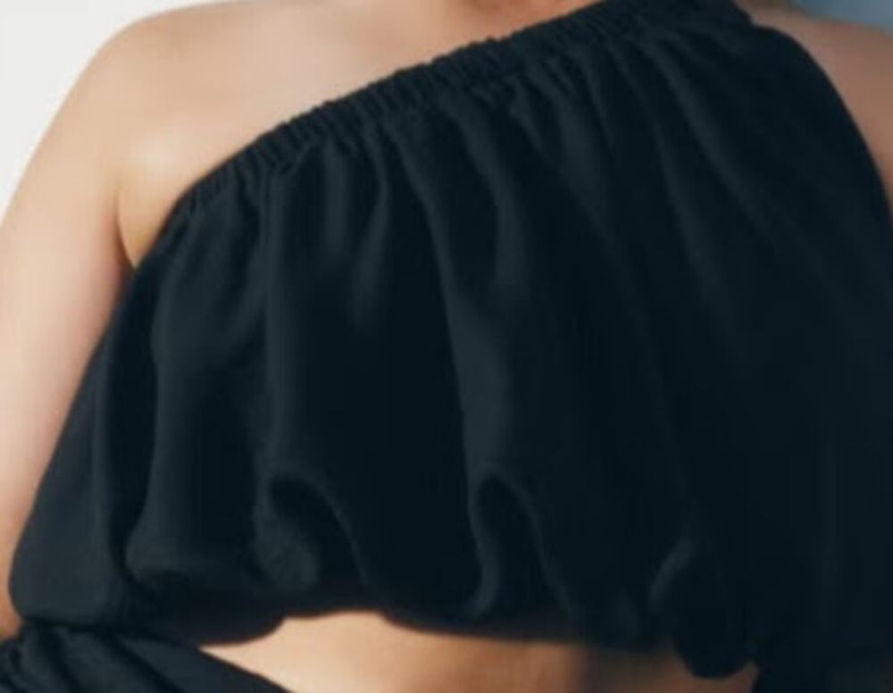 Eloquii Asymetric Bubble Crop Top in Black - Women's 18